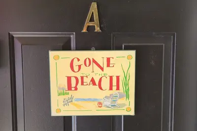 Image de Cozy home away from home just minutes from the Beach