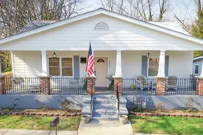Image de The Classic City Cottage-1 Mile from Downtown Athens!