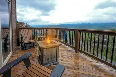 Sunrise Over the Smokies - Live in Luxury with Gorgeous Mountain Views