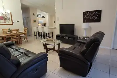 Image de Lakeview Vacation Pool-home near the mouse house