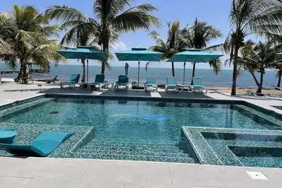 Image de Blue Diamond Tranquility Resort-Private Luxury Villa - 8 King Rooms-On The Beach