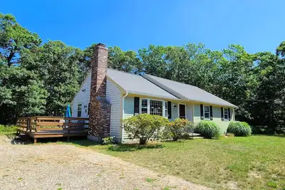 Image de Comfortable 3bd--Central A/C, Deck, Outdoor Shower, Less Than a Mile to Cooks Brook Beach