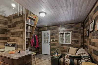 Image de Brand New Creekside Cabin on the Kenai Peninsula