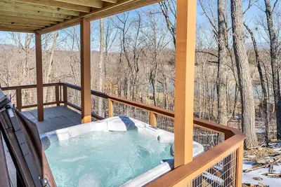 Image de Cozy, Luxurious Fox Den in the Shenandoah Valley