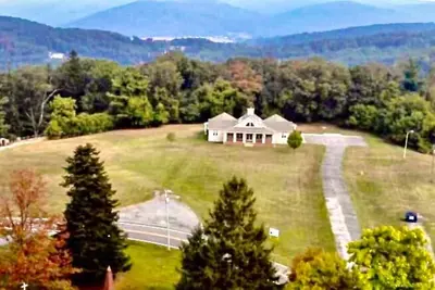 Image de Mountaintop Retreat Center Villa with Wifi, Basketball Court & Beautiful Trails