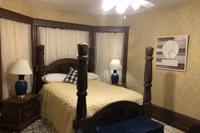 The Cottage Room at Shoal Creek B&B
