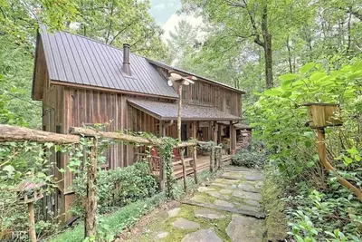 Image de Woodsy Cabin near Lake Rabun Beach