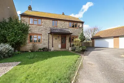 Image de Gabrianne, pet friendly, with a garden in Burton Bradstock