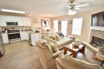 Image de Charming, Stylish and Cozy 3 Bedroom Townhouse near Athens