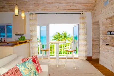 Image de Ocean View Cottage at Orange Hill Beach