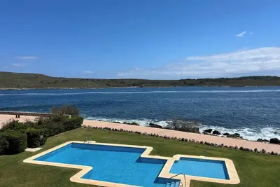 Image de Face Ă la mer et avec piscine Ă Fornells