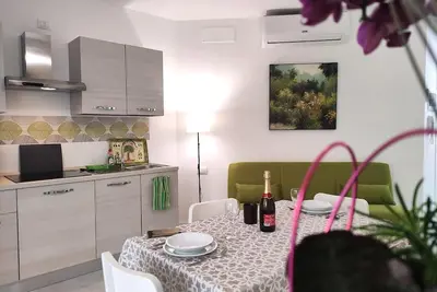 Image de three-room apartment 50 m from the beach Sea View!