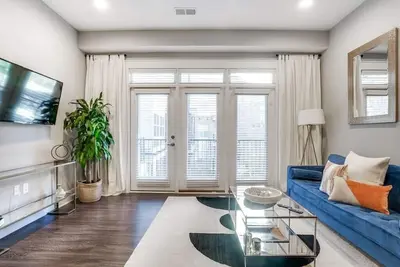 Luxury Apartment Near Emory Hospital & University