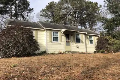 Image de Lovely Eastham Cottage with Private Back Yard (2217)