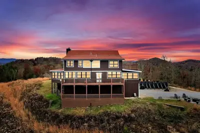 Image de Peaceful 7Bedroom Country Retreat on 7 Acres!