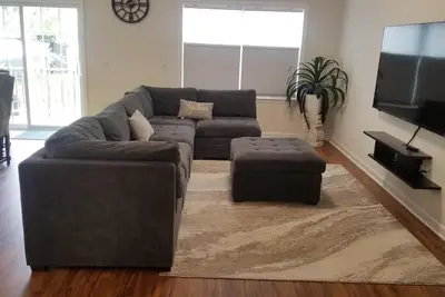 Image de New House - 10% off wkly - 6 badges/huge private backyard - Great for families!