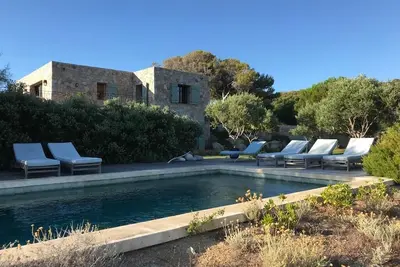 Image de Villa en bord de mer. Terrasse. Piscine.