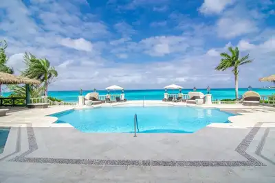 Image de Luxury Oceanfront 9br Villa w/ Private Pool and Staff in Nassau