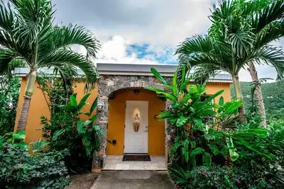 Image de Private, Perfect for Couple's Retreat-Ocean and Valley Views