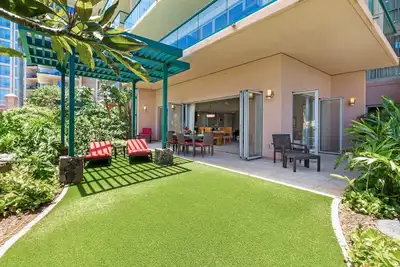 Image de Maui Resort Rentals: Honua Kai – 6 Total Bedrooms, Groundfloor Residences, Over 3500 Combined Sq. Ft. , Large Lawn Areas, Steps to Pools/Beach/B. B. Q. s!