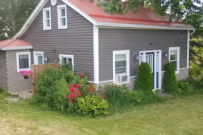 Image de Charming 2-bedroom house with Ac, WiFi in welcoming Goderich