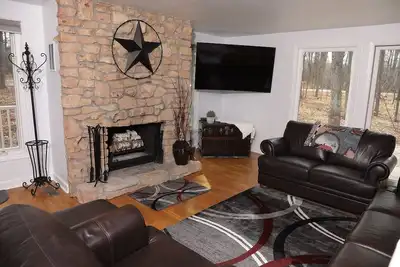 Image de Open Year-Round. Pristine Cottage Minutes from Egg Harbor.