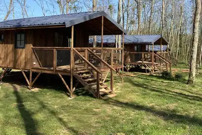 Image de 2 Cabanes en bois en pleine nature dans la forĂŞt de Chanteloup
