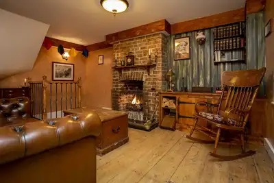 Image de Fagin’s Den themed holiday cottage, unique Cottage, 2 minutes walk from the beach