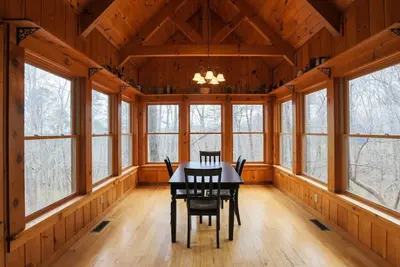 Image de Rustic Retreat 2 Bd/1 Ba cabin near Pigeon Forge