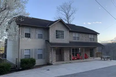 Image de Amazing 5br House with Lake & Mountain Views in Gated Resort