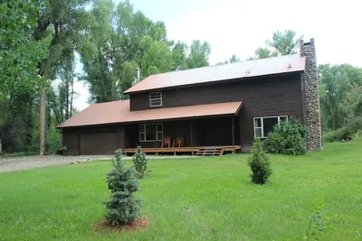 Image de Amazingly serene private river front house awaits!