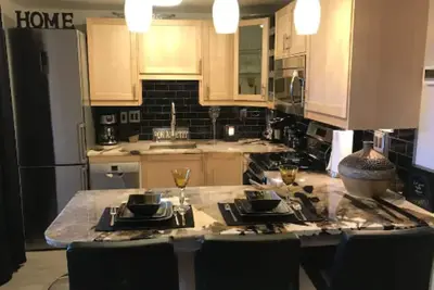 Image de Downtown Luxury Condo on Pearl!