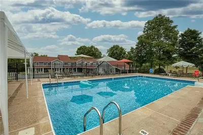 Image de 10, 500 Sf Luxury Estate 10 Br +11 Bath, Pool, Hot Tub