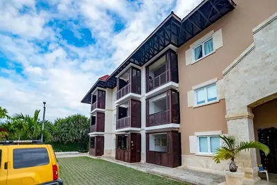 Image de 3bd apt. steps from sandy beach, with pool/Ac/cable Tv/ Wi-Fi, near everything