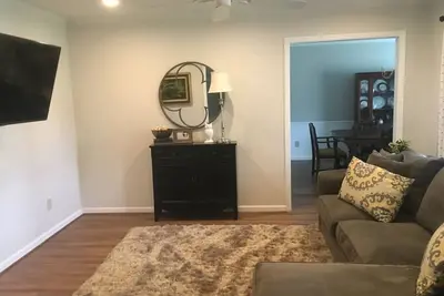 Image de Ranch style home just three short miles from the Augusta National!