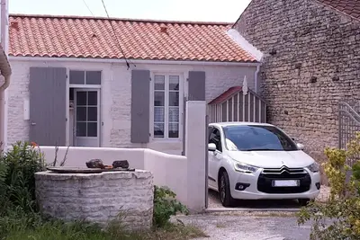 Image de Petite  maison rénovée à louer dans un village oléronnais,