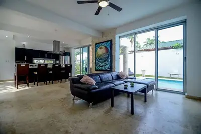 Image de Villa with large sunroof terrace, private pool, near sandy beach