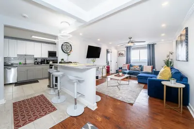 Image de 21Floor-2br/1Bath/- King/Queen bed, Parking/Downtown view