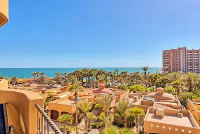 Image de Seaside Bliss: Oceanfront 2br/2ba Condo at Bella Sirena – Steps from the Beach, Pools & Resort Amenities!