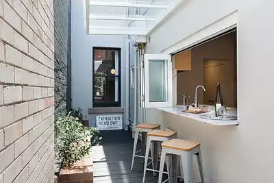 Image de Flynn House- An Impeccably Restored Inner City Gem