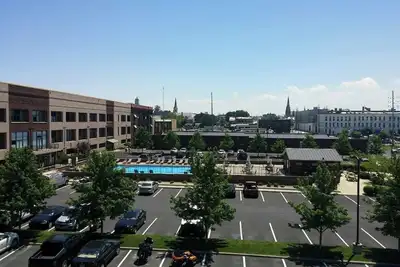 Image de Family Friendly 2 bed, 2 bath ~ Loft at the Lake