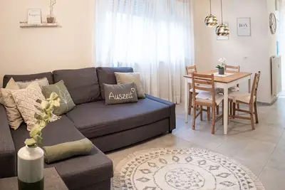 Image de Appartement flambant neuf \"Manuela\" près du centre avec vue sur montagne, Wi-Fi et balcon