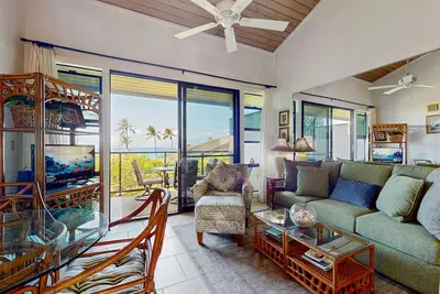 Image de Inviting island condo with pool, ocean views, A/C, & W/D
