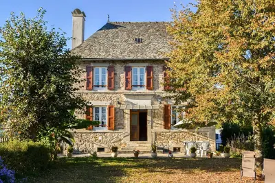 Maison à Sénezergues près du Château Calmont