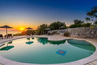 Stone Cottages, Levanda sea view-shared pool