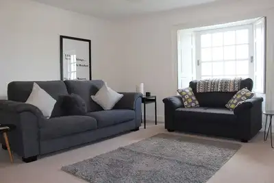 Image de Clan Ross Apartment -a Georgian home with a view
