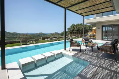 Porti Aphrodite 1 - A Stylish Eco Villa near beaches
