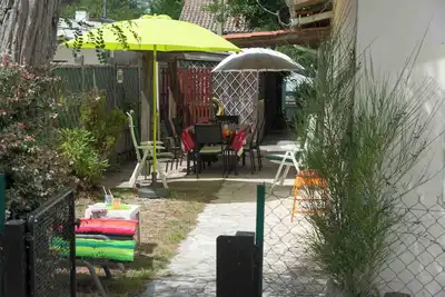 Image de Petite maison du Canal en bord de plage immédiat.