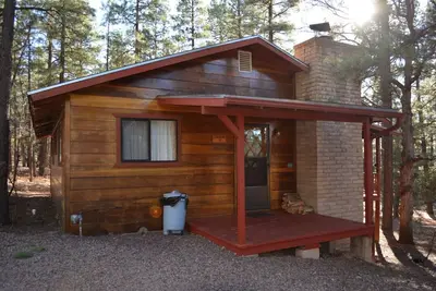 Image de Whispering Pines - Cabin 15 (2 Bedroom)