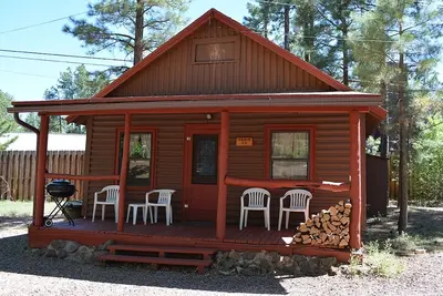 Image de Whispering Pines - Cabin 23 (2 Bedroom)